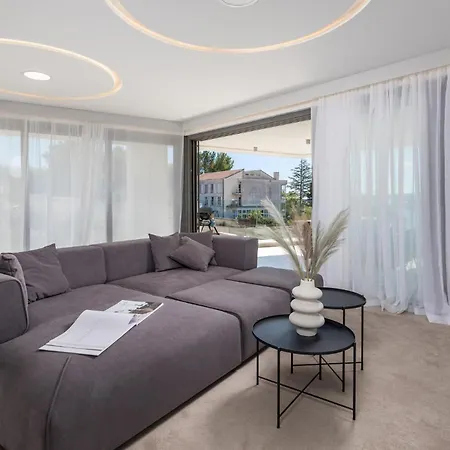 3 Bedroom Awesome In Krk Apartment *
