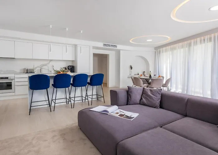 3 Bedroom Gorgeous In Krk Appartamento Krk Town