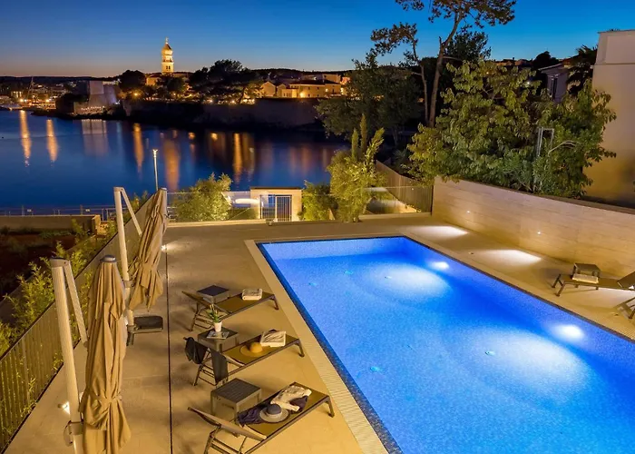 3 Bedroom Gorgeous In Krk Appartement Krk Town