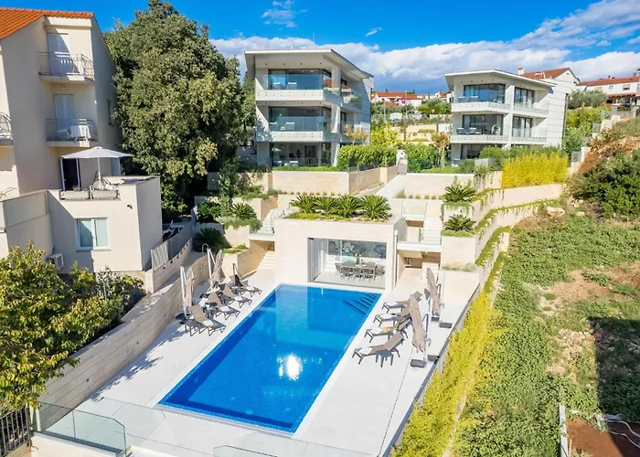 3 Bedroom Gorgeous In Krk Appartement *