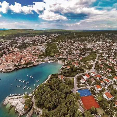 Apartman 3 Bedroom Awesome In Krk *
